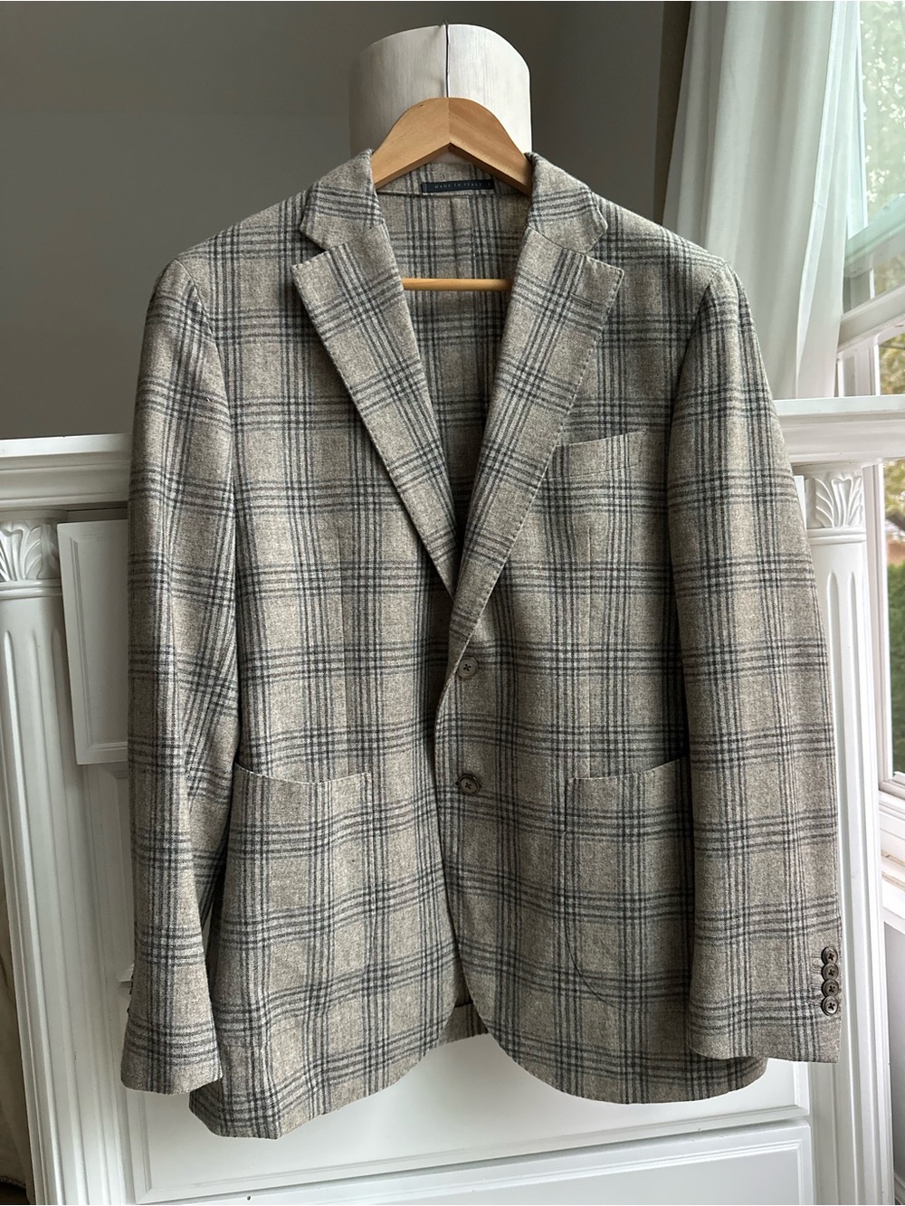 L.B.M. 1911 Tailored Limited Edition blazer, Made in Italy.